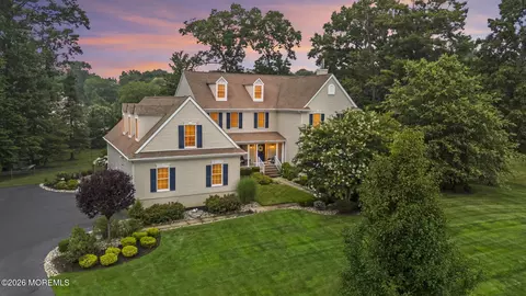 4 Breckenridge Ct, Freehold, NJ 07728