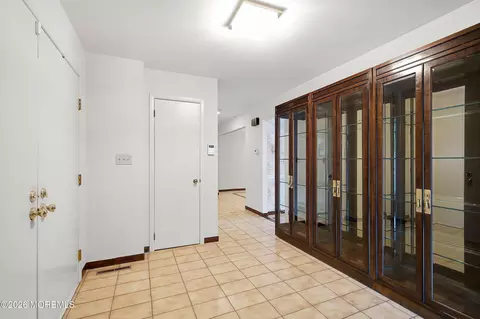 Entry Way - 4 Bay Hill Rd, Leonardo, NJ 07737 photo 1 of 1
