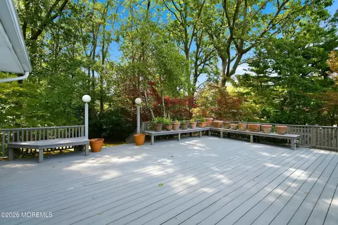 Exterior - 4 Bay Hill Rd, Leonardo, NJ 07737 photo 4 of 10