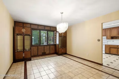 Dining - 4 Bay Hill Rd, Leonardo, NJ 07737 photo 1 of 2