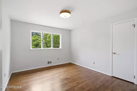 Bedroom - 4 Bay Hill Rd, Leonardo, NJ 07737 photo 3 of 3