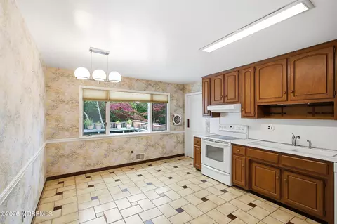 Kitchen - 4 Bay Hill Rd, Leonardo, NJ 07737 photo 1 of 3