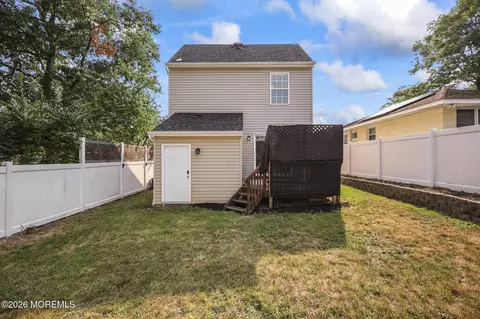 Exterior - 522 Center St, Forked River, NJ 08731 photo 5 of 8