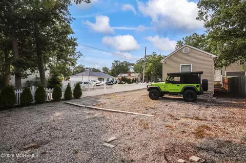 Exterior - 522 Center St, Forked River, NJ 08731 photo 8 of 8