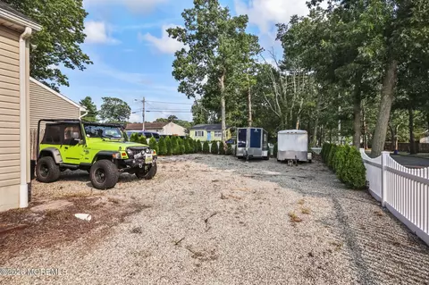 Exterior - 522 Center St, Forked River, NJ 08731 photo 7 of 8