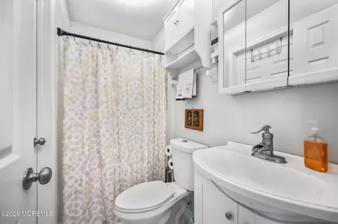 Bath - 522 Center St, Forked River, NJ 08731 photo 1 of 2