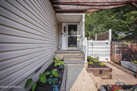 Exterior - 522 Center St, Forked River, NJ 08731 photo 1 of 8