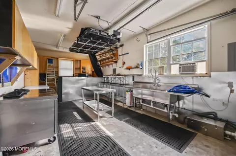 Kitchen - 522 Center St, Forked River, NJ 08731 photo 4 of 4