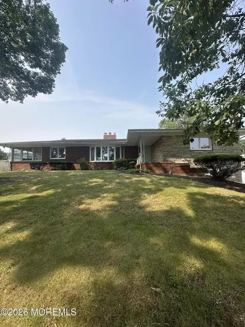 864 Breezy Oaks Dr, Toms River, NJ 08753