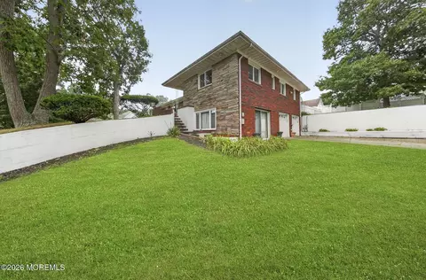 864 Breezy Oaks Dr, Toms River, NJ 08753