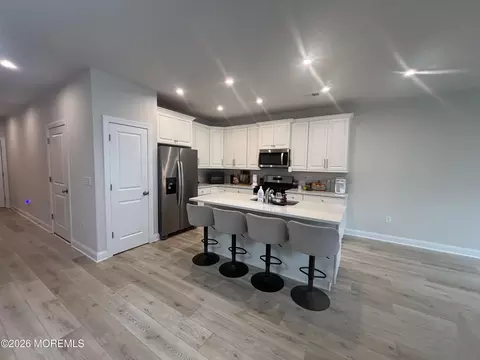 25 Chapel Ln, Wall, NJ 07719