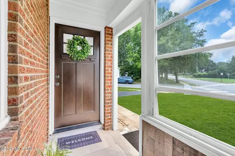 56 Bellflower Ct, Toms River, NJ 08755