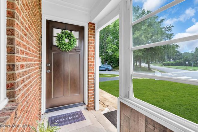 56 Bellflower Ct, Toms River, NJ 08755