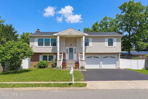 15 Bristlecone Dr, Howell, NJ 07731