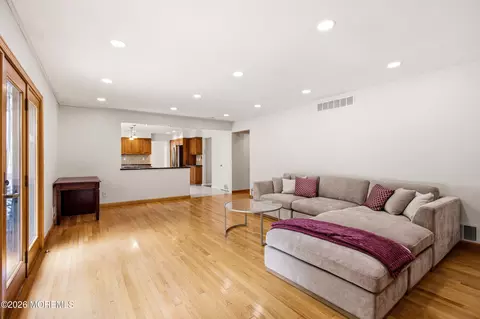 Living - 41 Butterfly Rd, Jackson, NJ 08527 photo 3 of 4