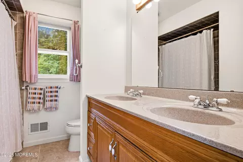 Bath - 41 Butterfly Rd, Jackson, NJ 08527 photo 1 of 2