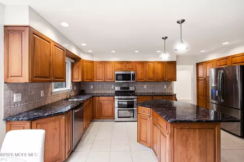 Kitchen - 41 Butterfly Rd, Jackson, NJ 08527 photo 3 of 5