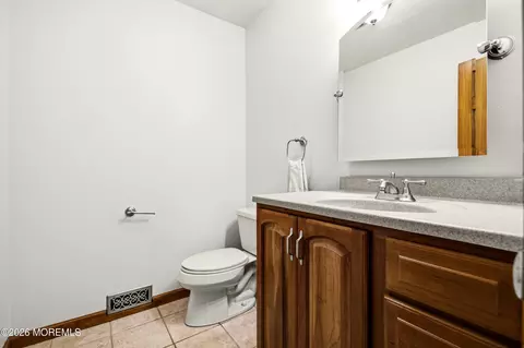 Bath - 41 Butterfly Rd, Jackson, NJ 08527 photo 2 of 2