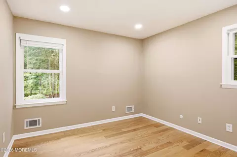 Bedroom - 41 Butterfly Rd, Jackson, NJ 08527 photo 2 of 3