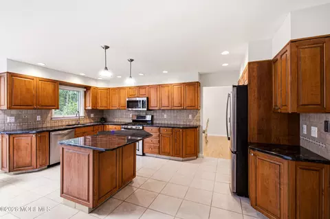 Kitchen - 41 Butterfly Rd, Jackson, NJ 08527 photo 5 of 5