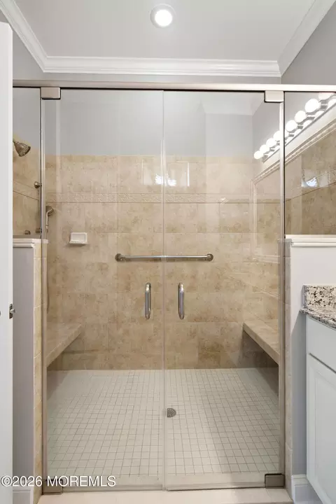 Bath - 75 Strathmere St, Waretown, NJ 08758 photo 5 of 11
