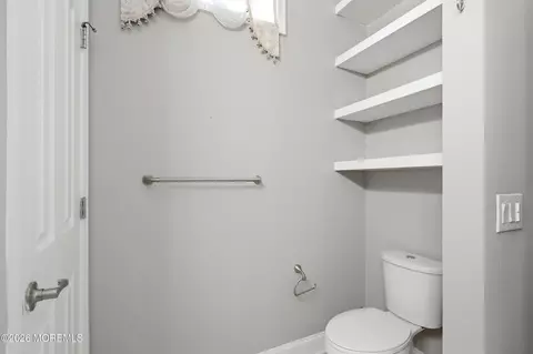 Bath - 75 Strathmere St, Waretown, NJ 08758 photo 4 of 11
