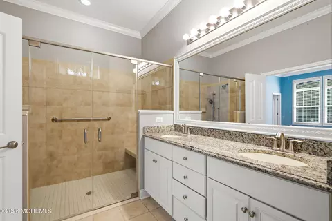 Bath - 75 Strathmere St, Waretown, NJ 08758 photo 2 of 11