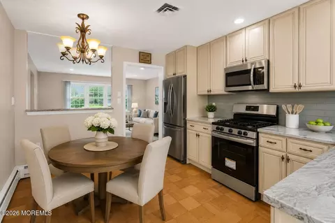426 Chatham Ct # A, Lakewood, NJ 08701