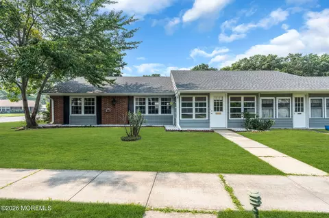 426 Chatham Ct #A, Lakewood, NJ 08701