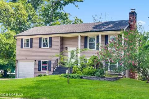 8 Asheville St, Toms River, NJ 08753
