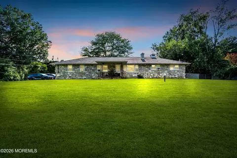564 Spotswood Englishtown Rd, Monroe, NJ 08831