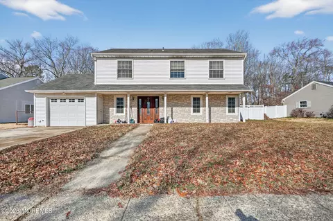 29 Ravenwood Blvd, Barnegat, NJ 08005