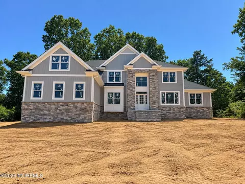 85 Lamb Ln, Manalapan, NJ 07726