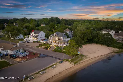 2 River Dr, Toms River, NJ 08753