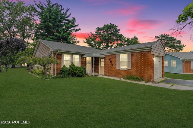 3 Lincoln Ct, Manchester, NJ 08759