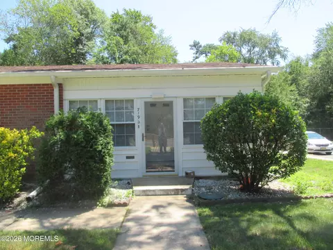 719 Buckingham Dr # D, Lakewood, NJ 08701