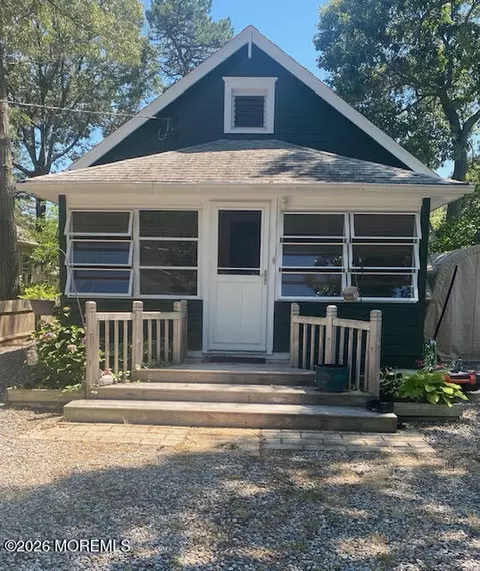 612 Anthony Ave, Toms River, NJ 08753