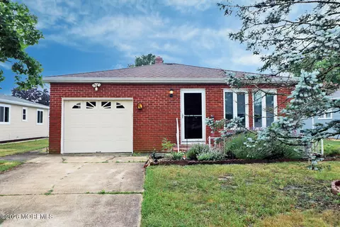 10 Tortola St, Toms River, NJ 08757
