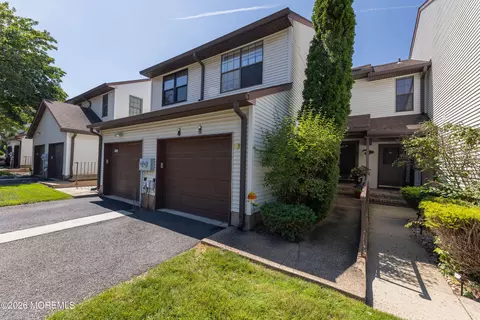 276 Longwood Dr #27-6, Englishtown, NJ 07726