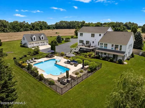 170 Burlington Path Rd, Cream Ridge, NJ 08514