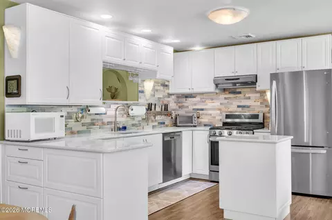 Kitchen - 307 Elm Ave, Galloway, NJ 08205 photo 4 of 7