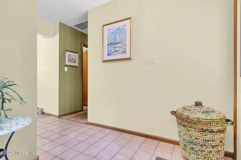 Entry Way - 307 Elm Ave, Galloway, NJ 08205 photo 2 of 5