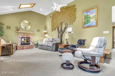 Living - 307 Elm Ave, Galloway, NJ 08205 photo 6 of 6