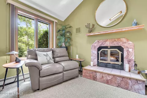 Living - 307 Elm Ave, Galloway, NJ 08205 photo 4 of 6