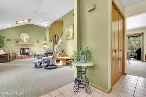 Entry Way - 307 Elm Ave, Galloway, NJ 08205 photo 4 of 5
