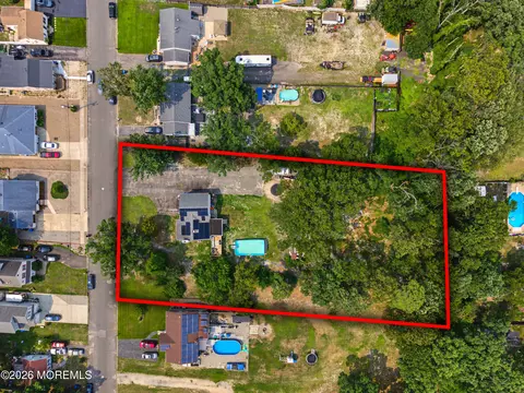 549 Gilford Ave, Toms River, NJ 08753