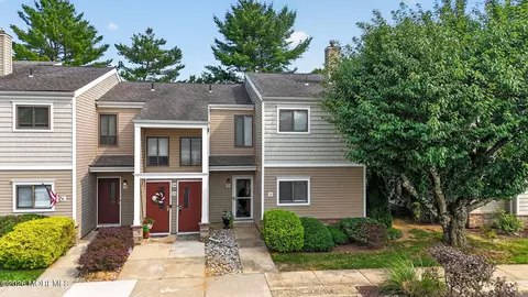 26 Elizabeth Ct, Tinton Falls, NJ 07724