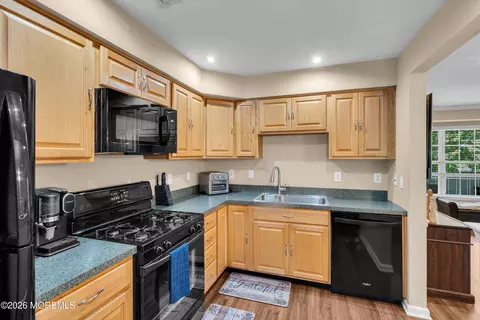 Kitchen - 357 Brookfield Dr, Jackson, NJ 08527 photo 3 of 4