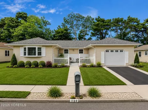 144 Freeport Blvd, Toms River, NJ 08757