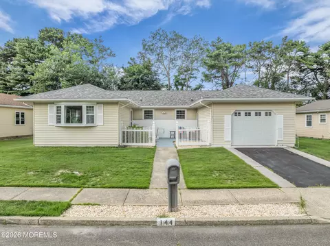 144 Freeport Blvd, Toms River, NJ 08757